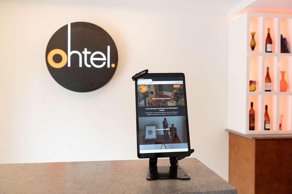 Отель Ohtel Окленд Интерьер фото Tablet at the reception desk of Ohtel