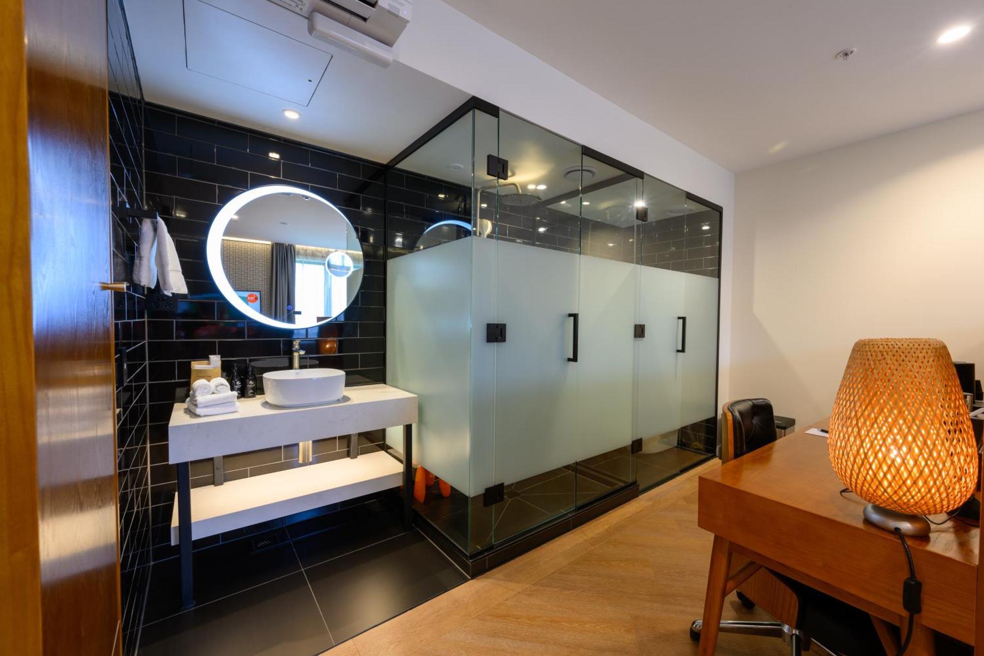 Отель Ohtel Окленд Номер фото A bathroom in a hotel